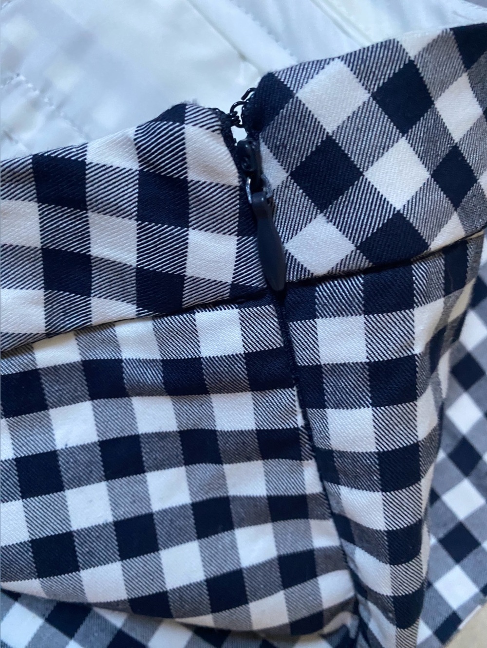 Victoria Beckham Gingham Capris - Picture 6 of 8